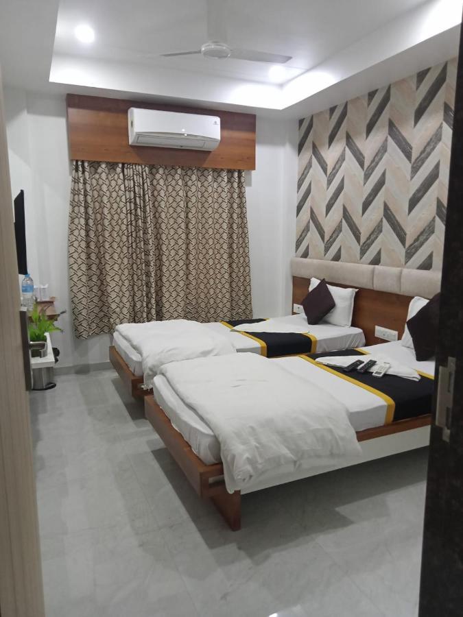 Hotel Fun City Navsari Eksteriør bilde