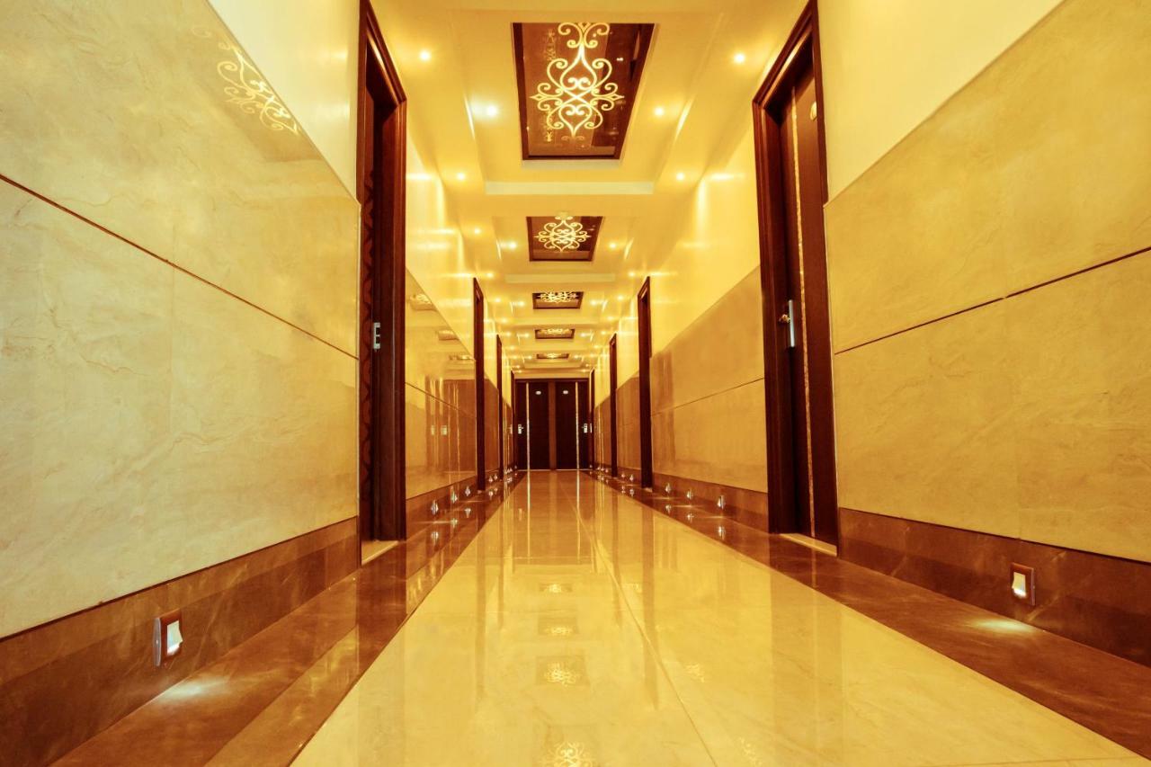Hotel Fun City Navsari Eksteriør bilde