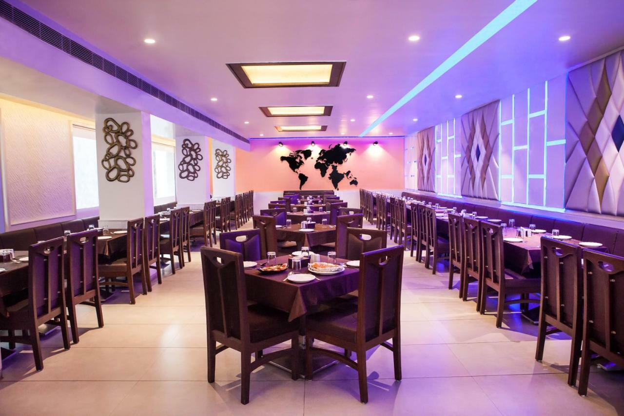 Hotel Fun City Navsari Eksteriør bilde